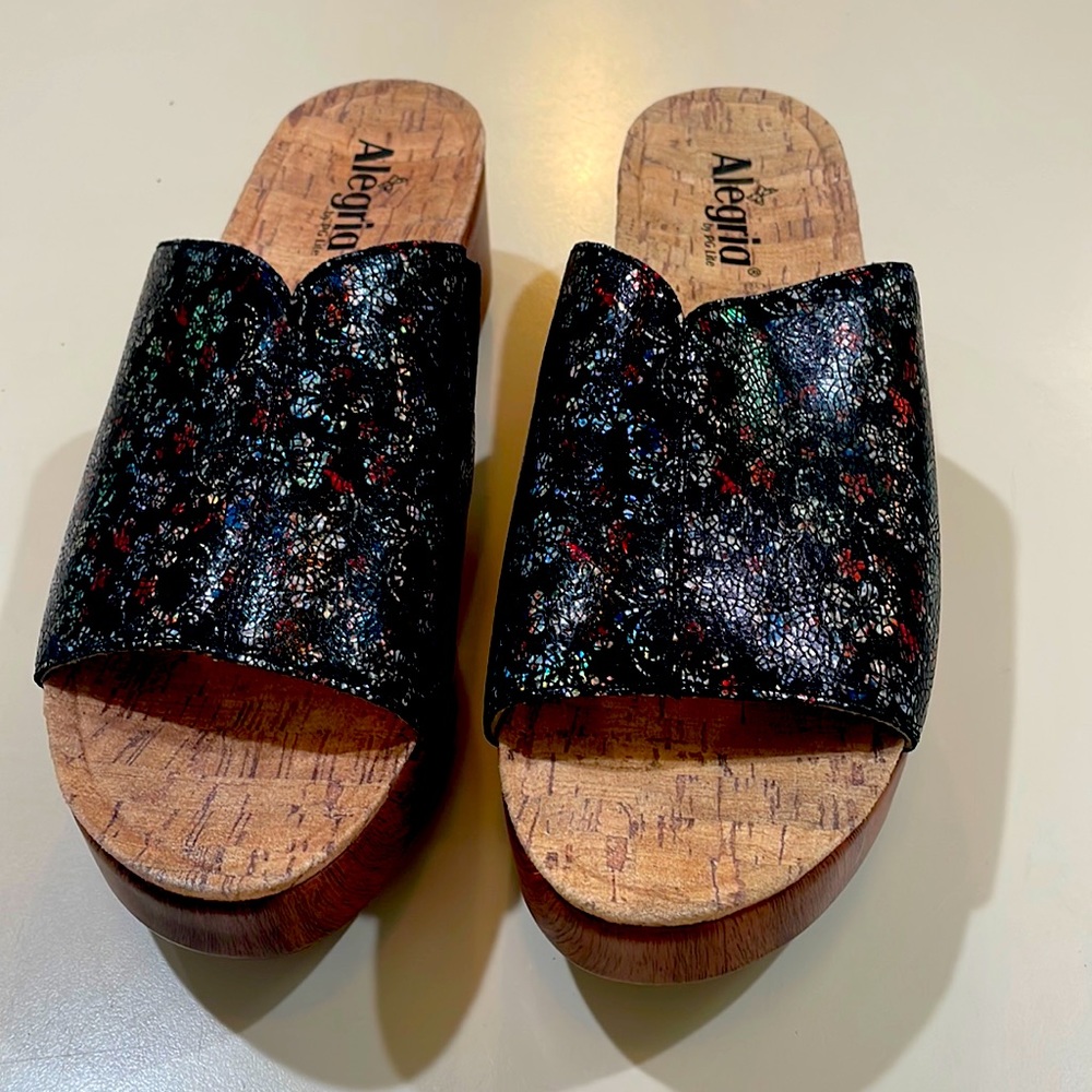 Alegria platform metallic slides. EU size 42.